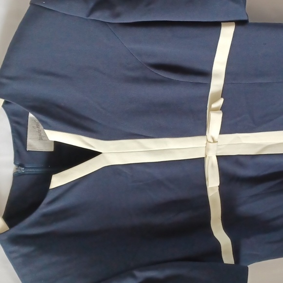 Vintage Jacqueline Ferrar Sheath Dress. Navy with Cream trim, lined - Picture 2 of 8